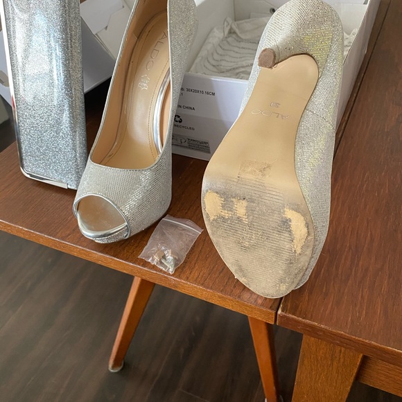 Aldo heels & marching clutch - Picture 4 of 5
